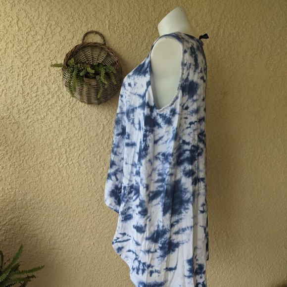 Torrid Hi-Lo‎ Tie Dyed Tank torrid - Picture 4 of 5